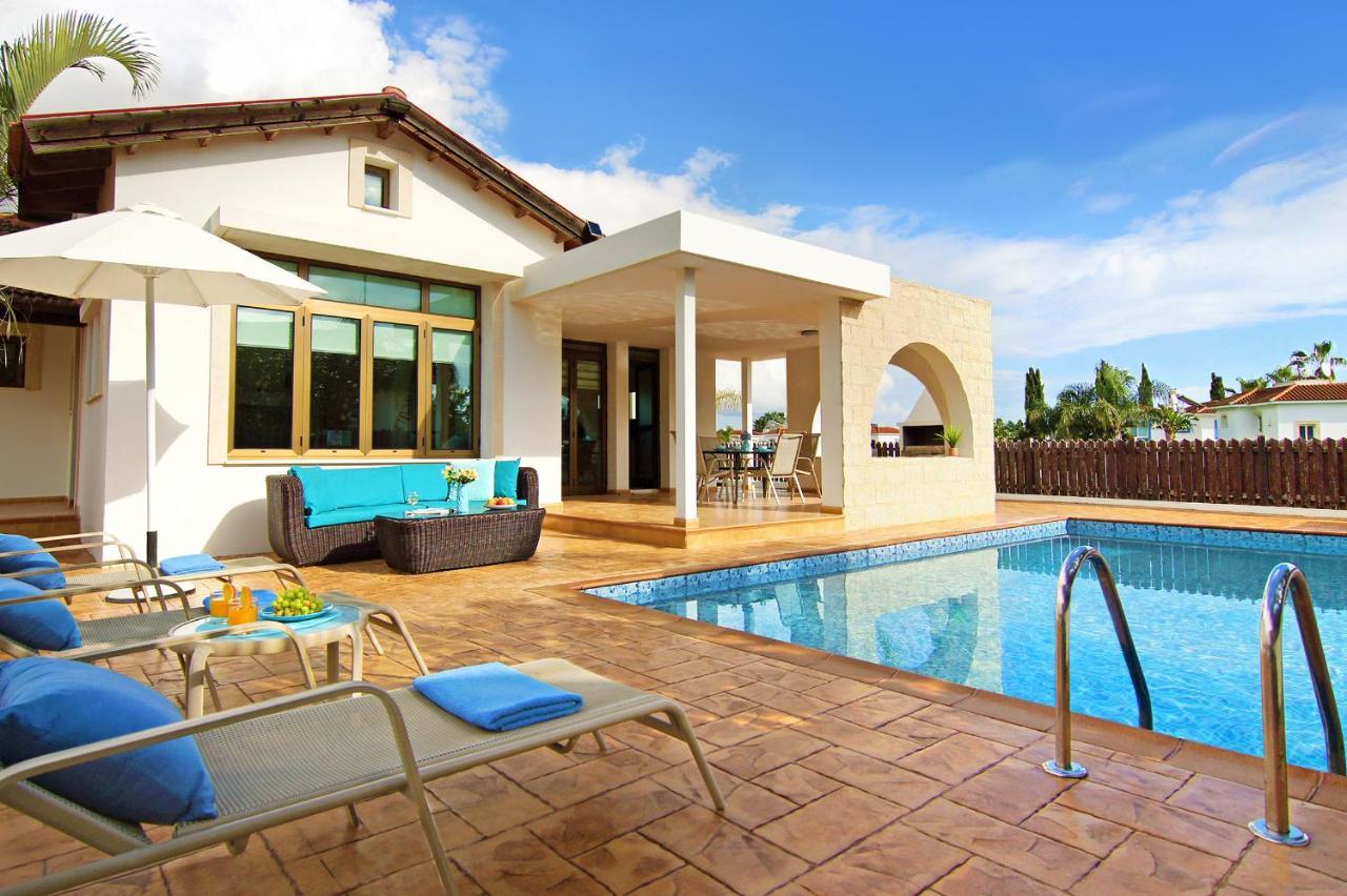 Villa Merry Ayia Napa Bagian luar foto