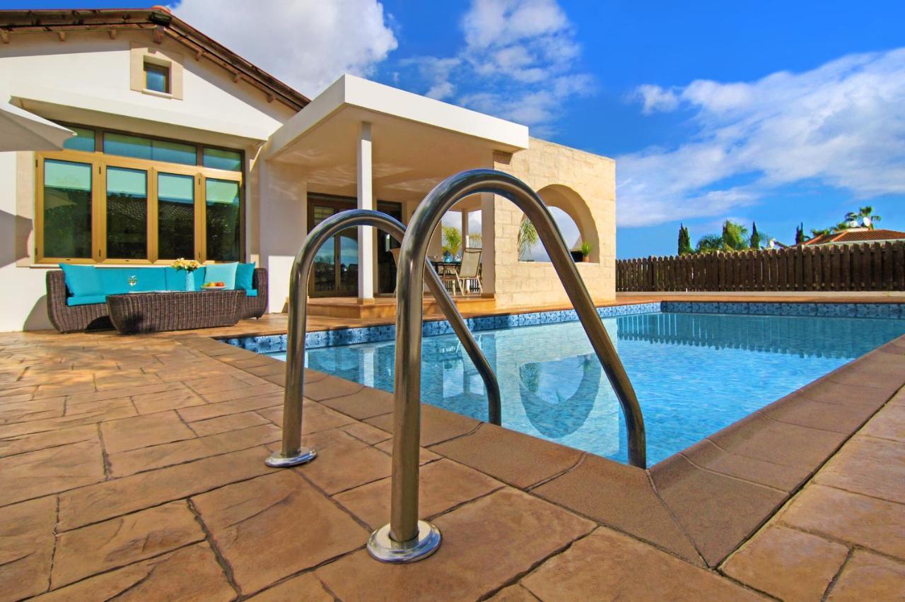 Villa Merry Ayia Napa Bagian luar foto