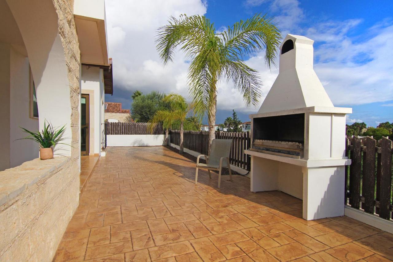 Villa Merry Ayia Napa Bagian luar foto