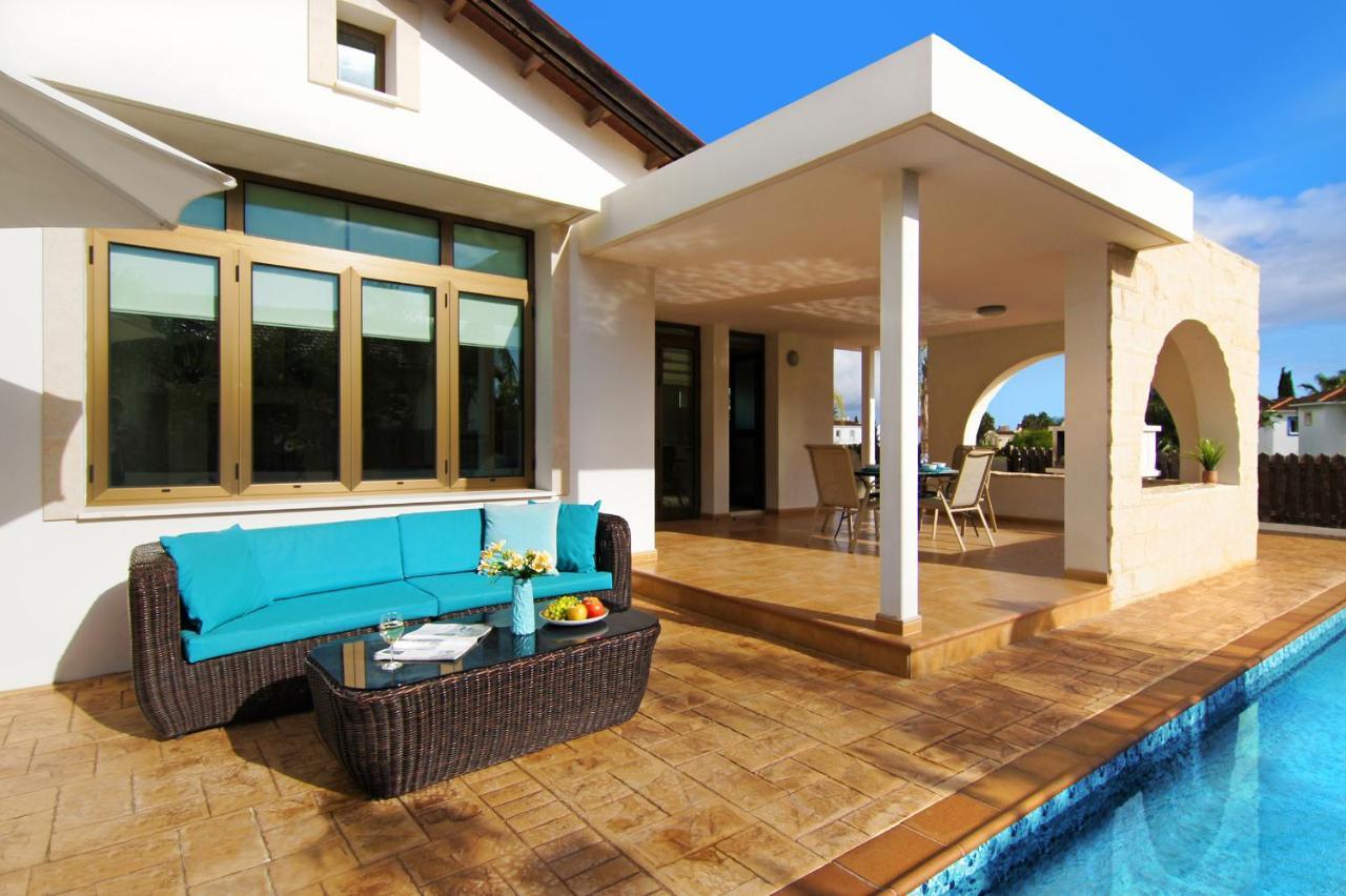 Villa Merry Ayia Napa Bagian luar foto
