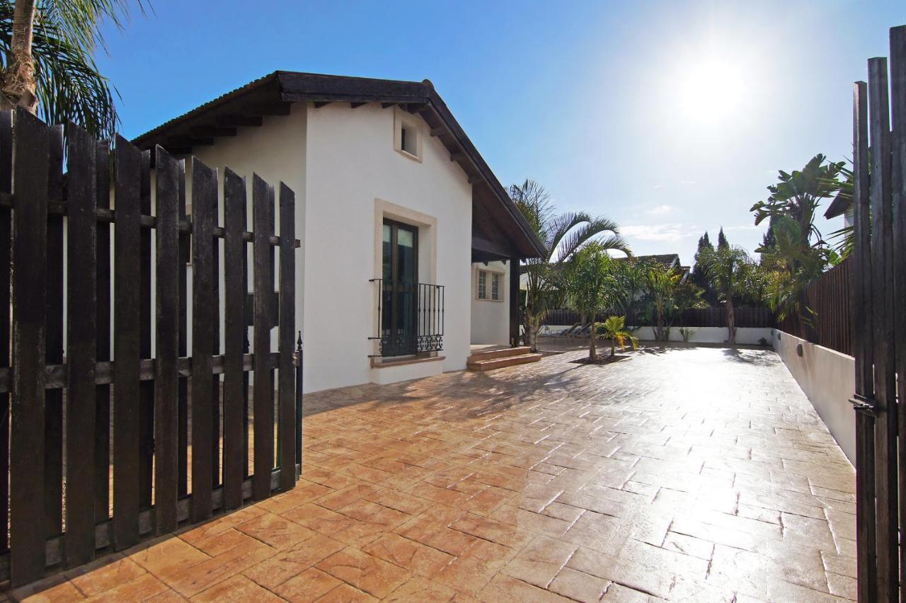 Villa Merry Ayia Napa Bagian luar foto