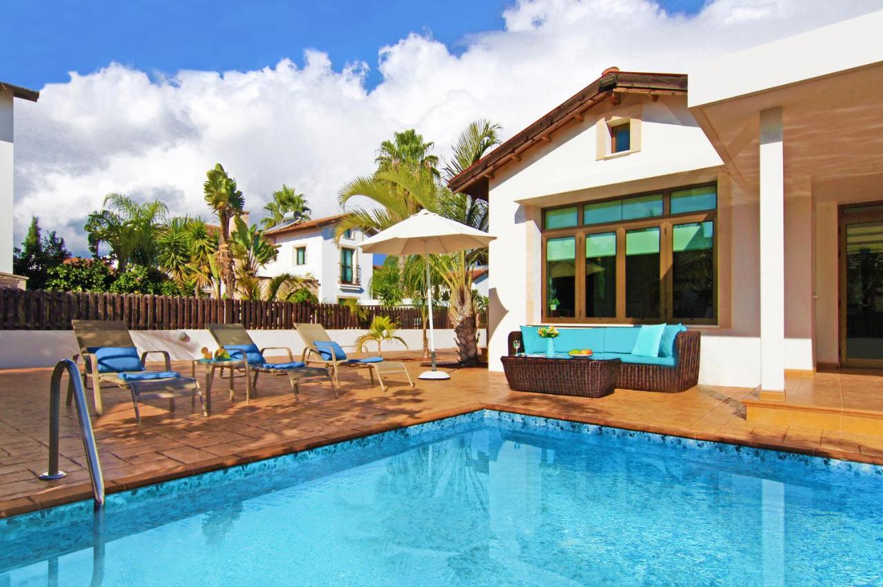 Villa Merry Ayia Napa Bagian luar foto