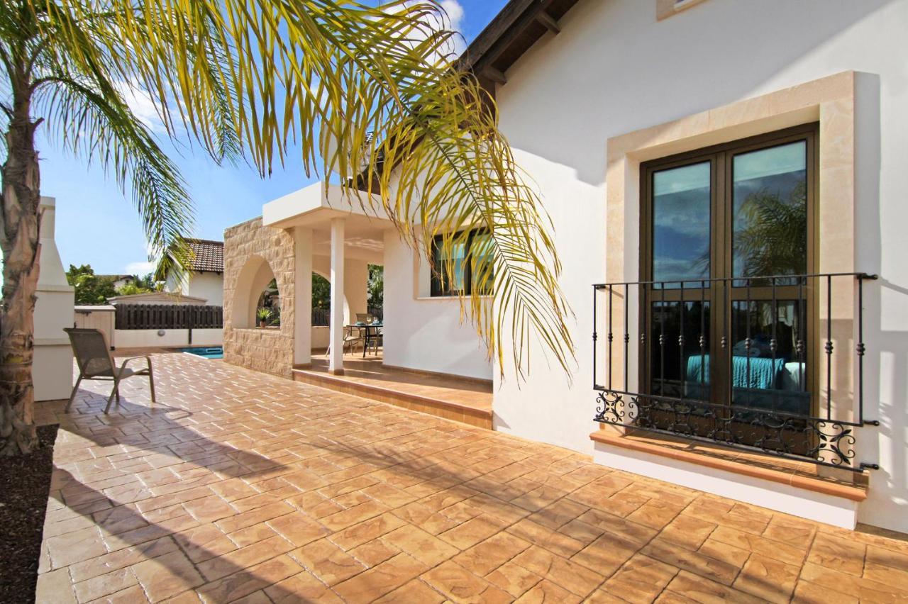 Villa Merry Ayia Napa Bagian luar foto